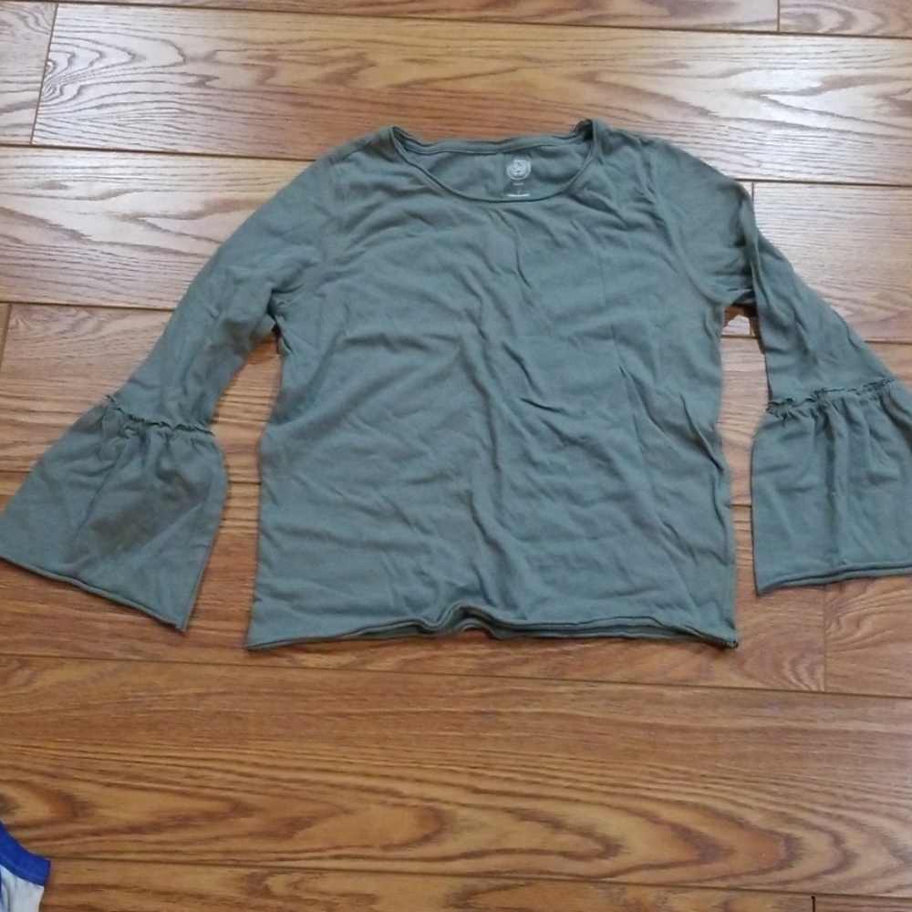 Kohl's long sleeve shirt